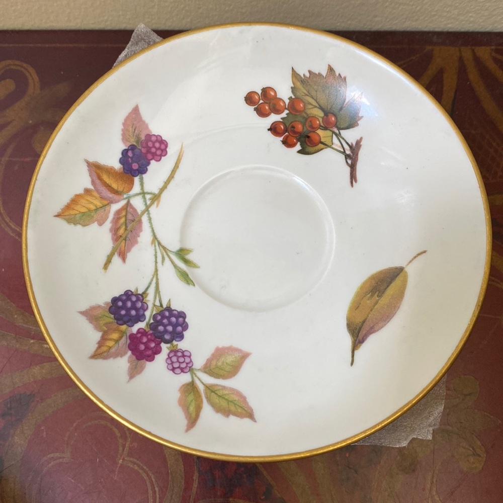 Royal   Worcester Evesham 6 saucers